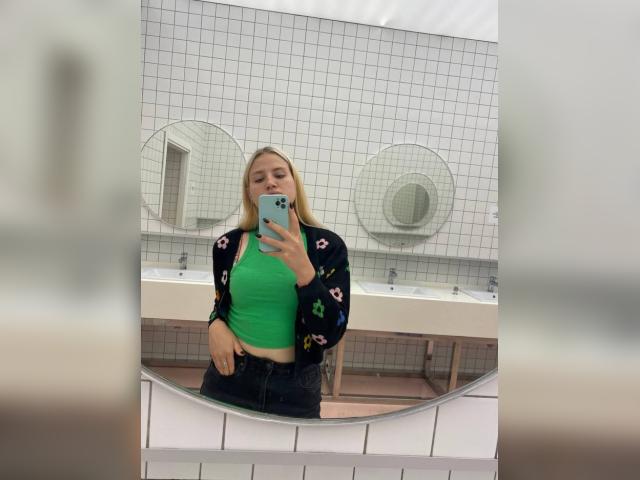 Visit AlisaLove profile