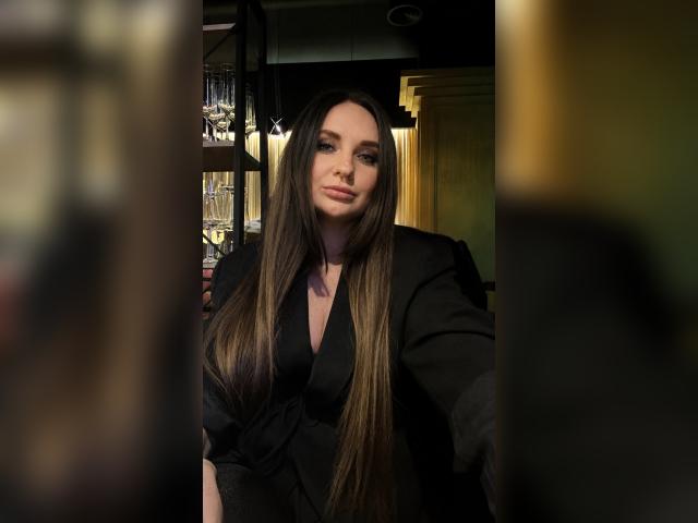 Visit JuliaMersedes profile