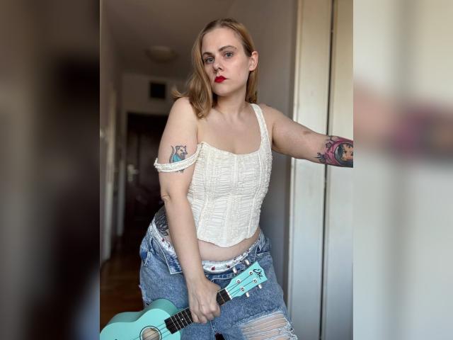 Visit RiriWannabe profile