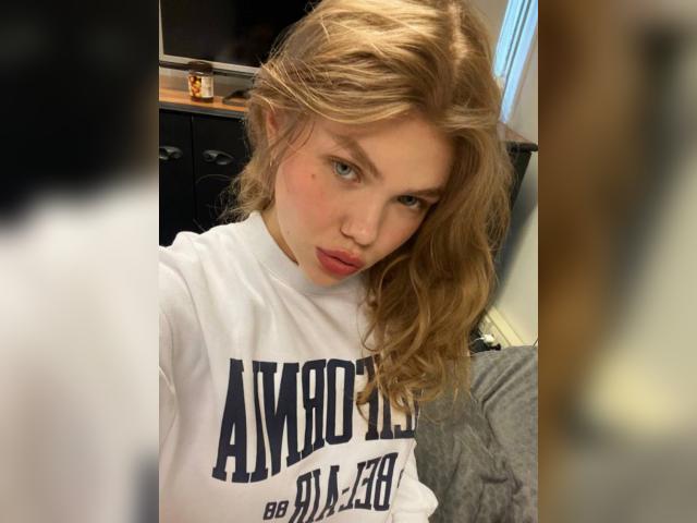 Visit ChloeSinclair profile
