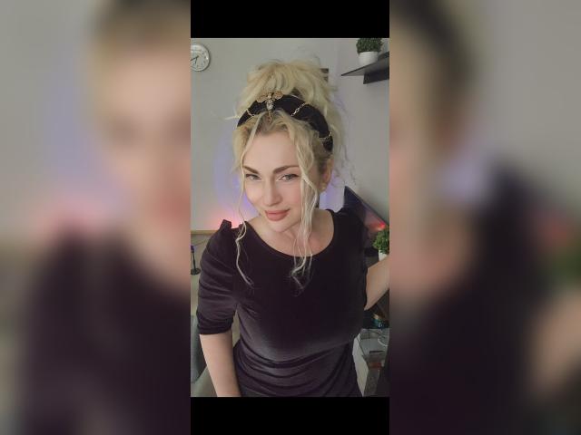 Visit VickyLuxe profile