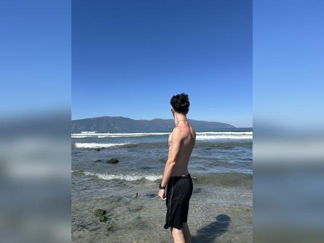 Visit ShyRoberto profile