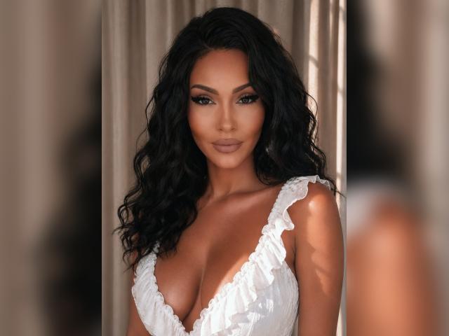Visit AleciaX profile