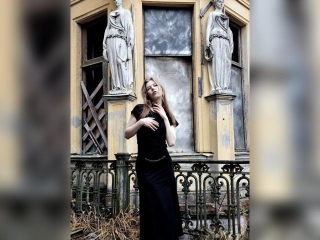 Visit TinaTayylor profile