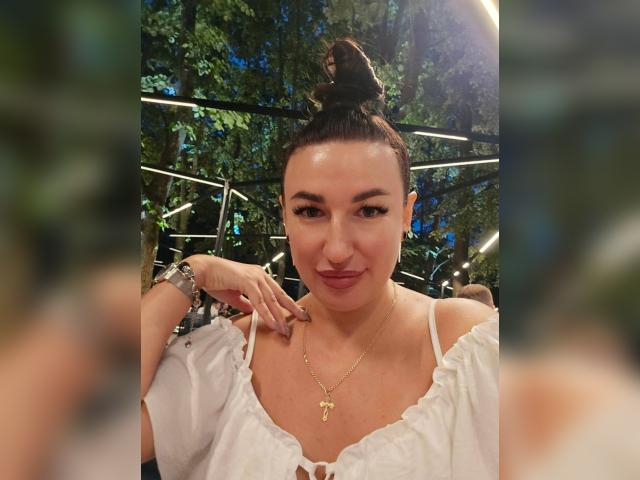 Visit MayaVelvet profile