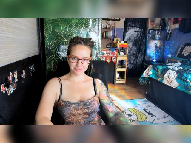 Visit LisaFoxy profile