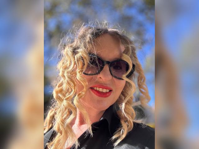 Visit LizDiamondLove1 profile