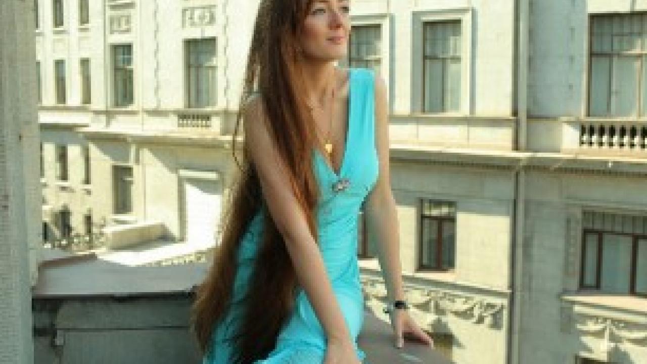 Webcam chat profile for MeganyX: Legs, feet & shoes