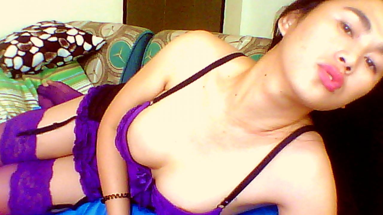 Webcam chat profile for KissyBunny69: Kissing