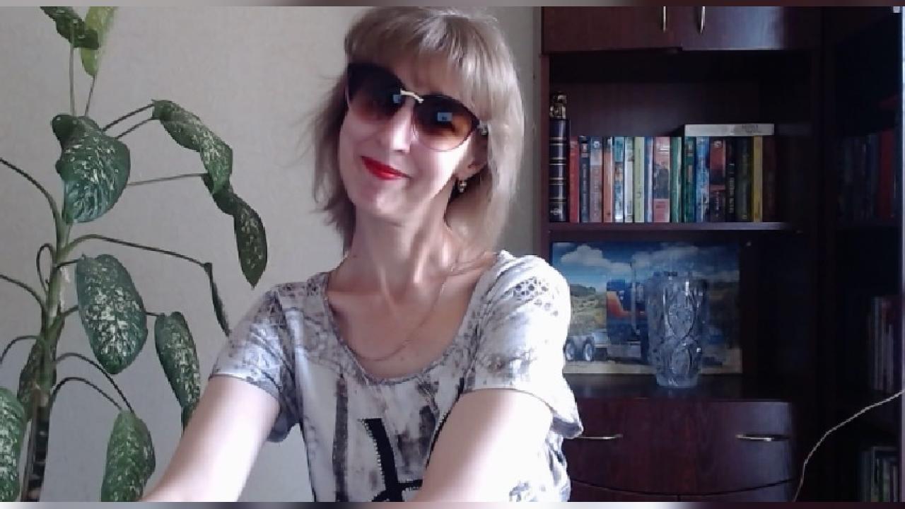 Webcam chat profile for ladyFire45: Outfits