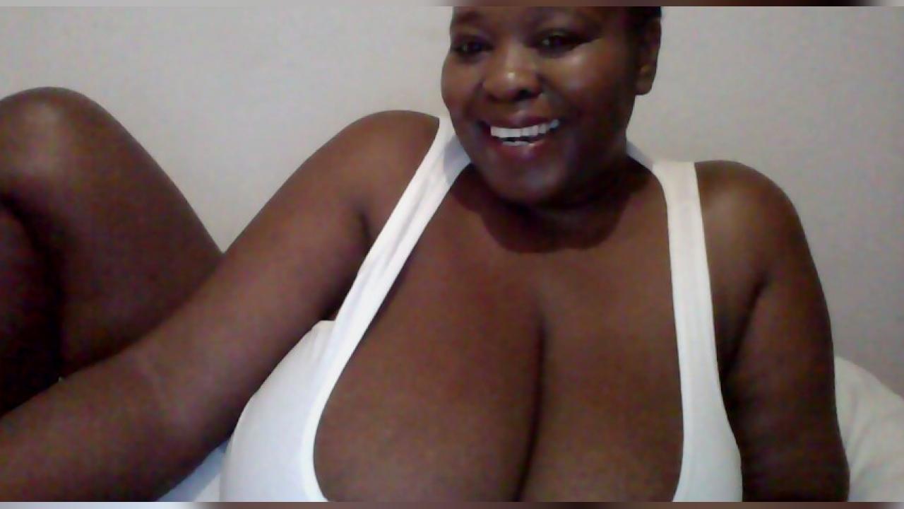 Webcam chat profile for BlaackCherie: Nipple play