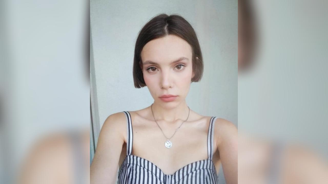 Webcam chat profile for AlexyXx: Smoking