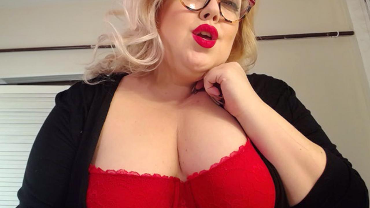 Webcam chat profile for 1HotFatChick: Dominatrix