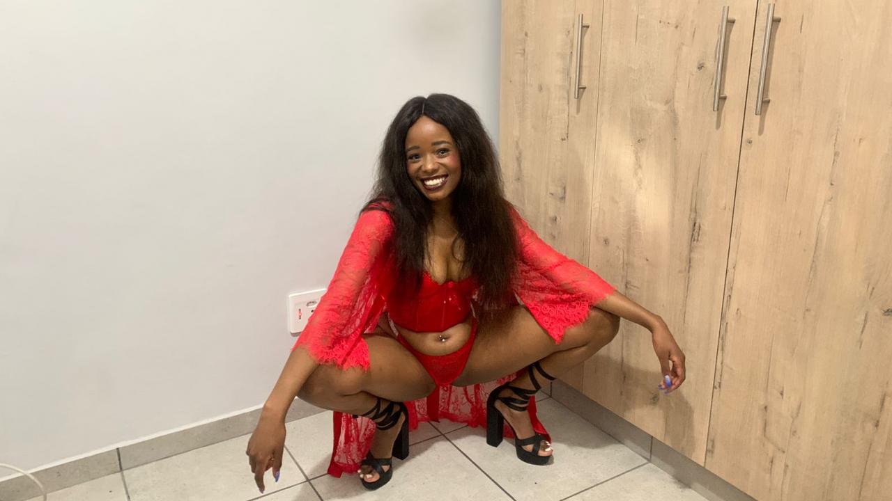 Webcam chat profile for IrisStallion: Legs, feet & shoes