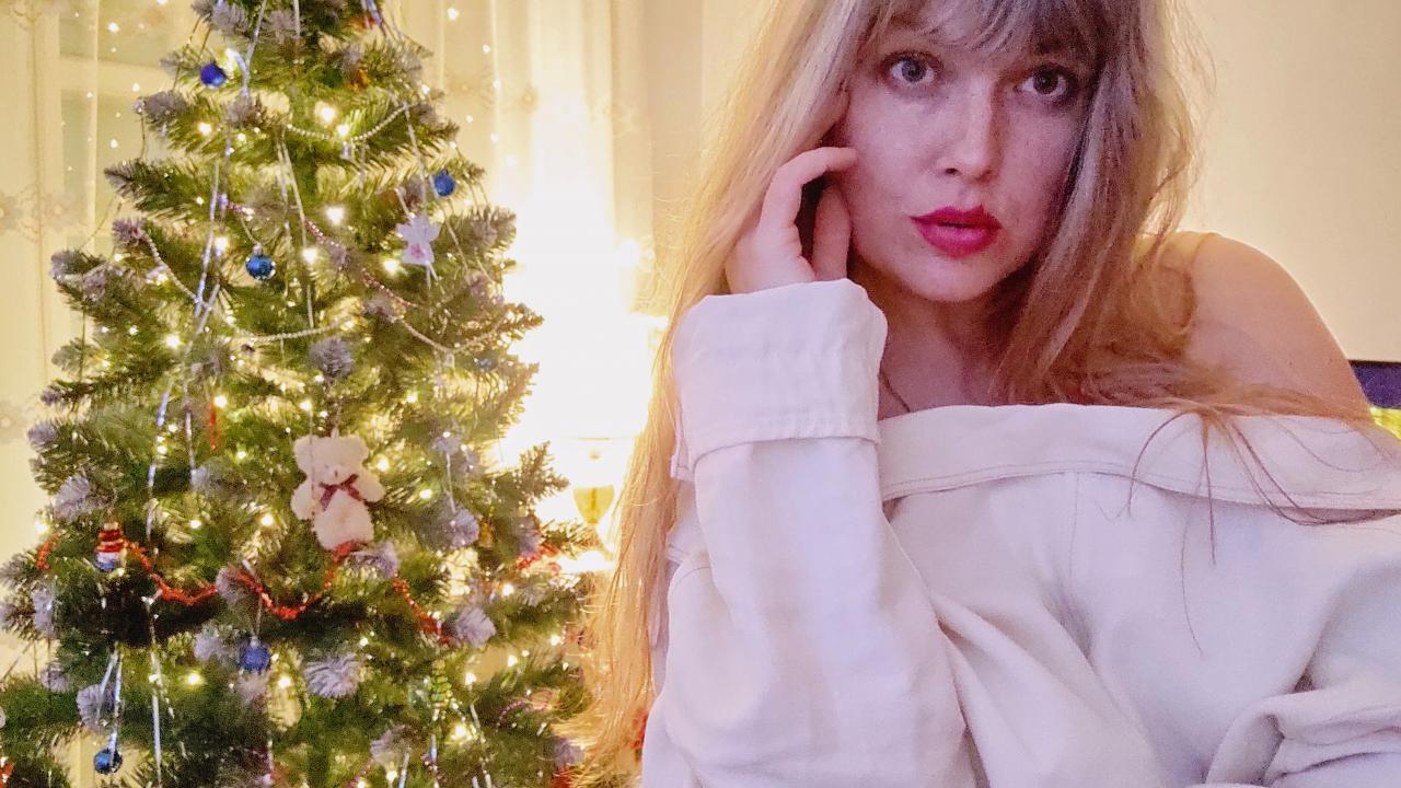 Webcam chat profile for KellyGentleTouc