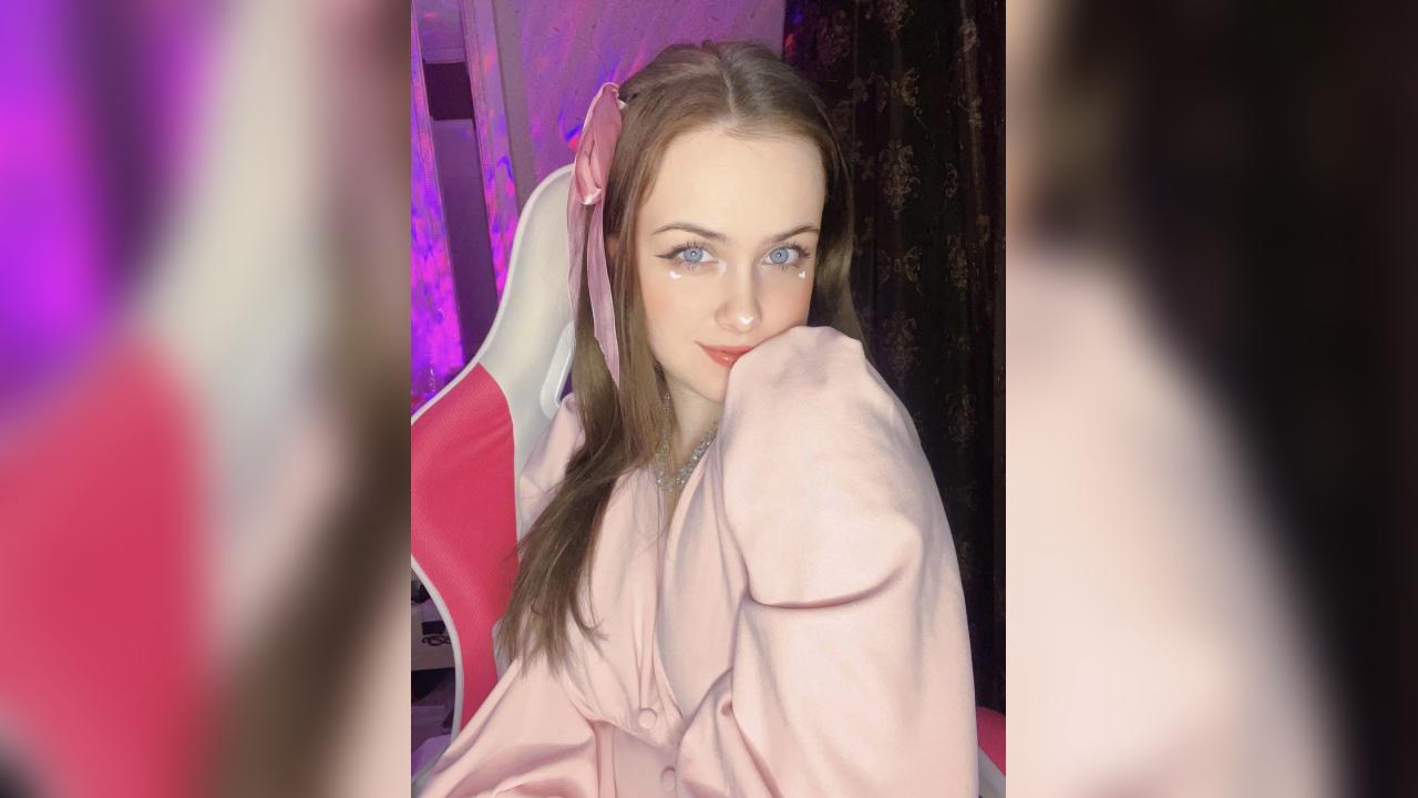 Webcam chat profile for Vonulat: Ask about my other interests