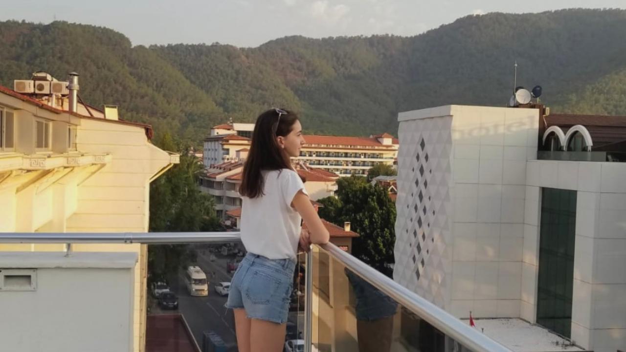 Webcam chat profile for SweettLaddyy: Travel