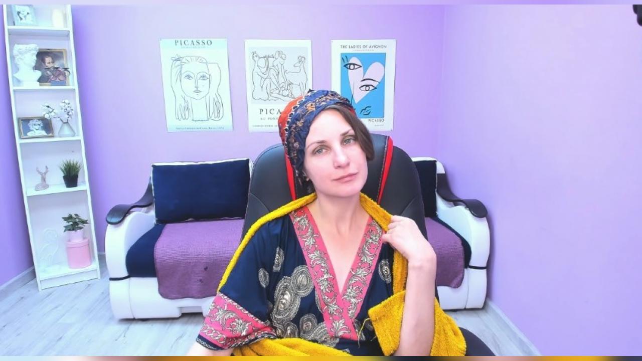 Webcam chat profile for AuroraRays: Travel