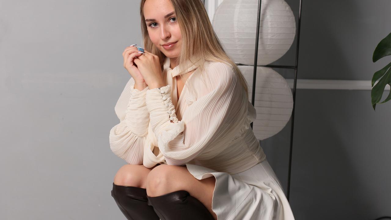 Webcam chat profile for MargoCooper: Leather
