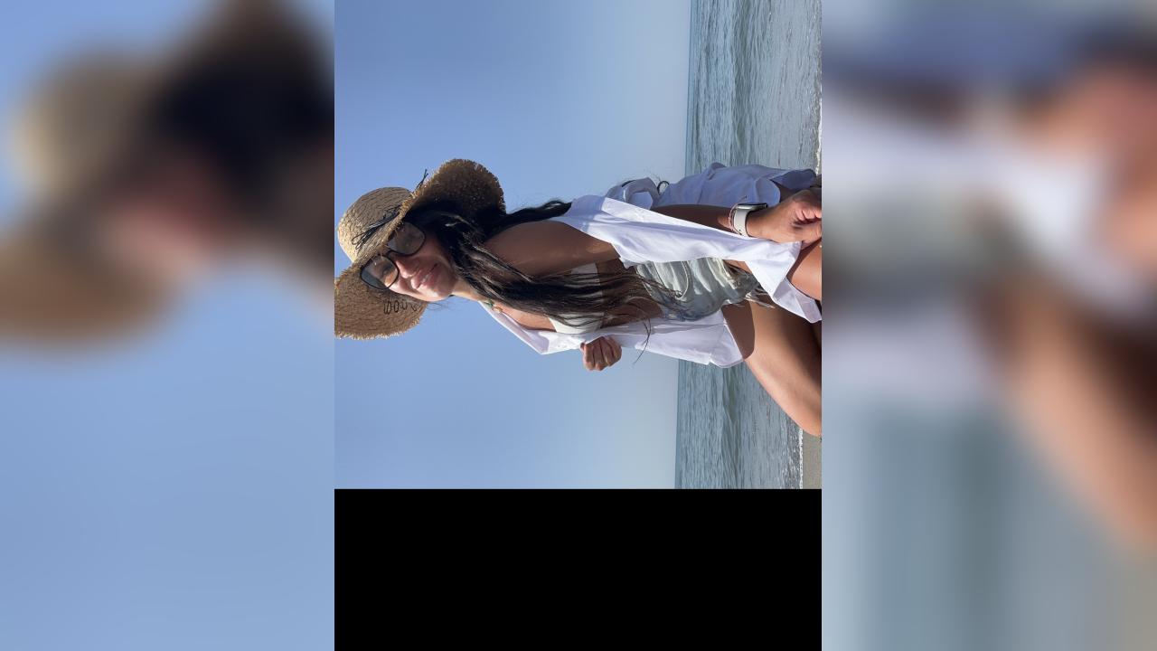 Webcam chat profile for MonicaDivine: Legs, feet & shoes