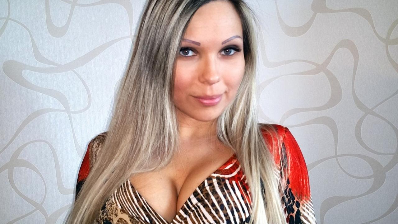 Webcam chat profile for TightBarbie: Bondage & discipline