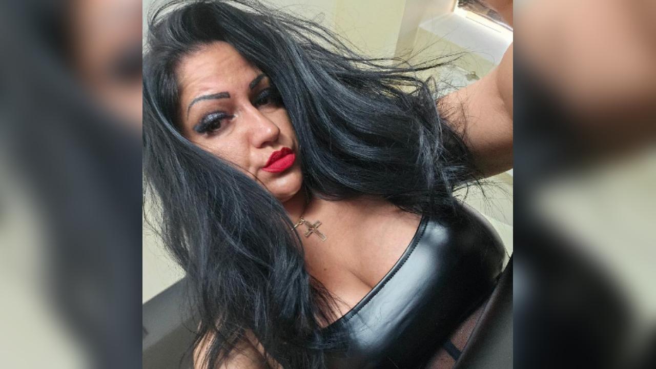 Webcam chat profile for KinkyDoc: Exhibition