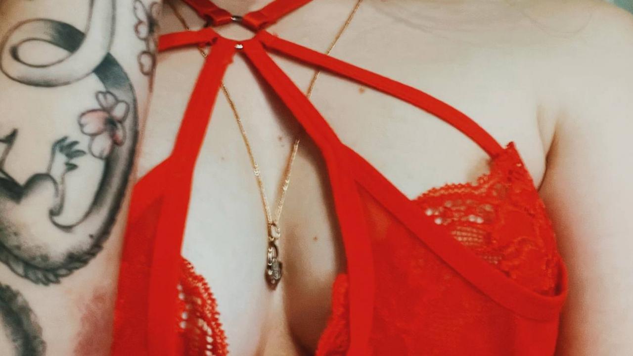 Webcam chat profile for KosmosGirl: Cooking