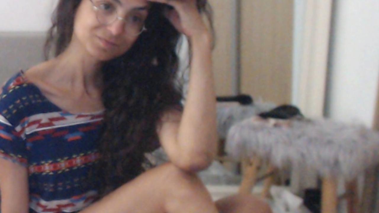 Webcam chat profile for LongSkinnyLegs: Dancing