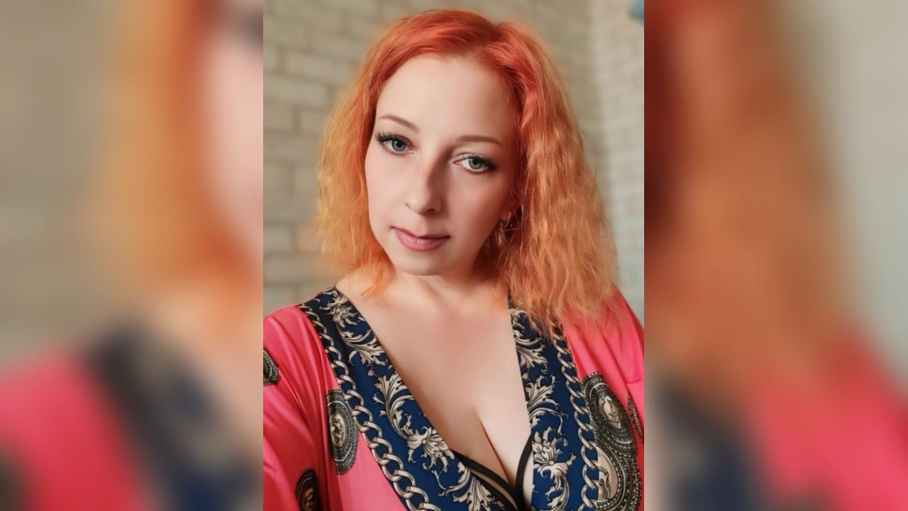 Webcam chat profile for HotMood0