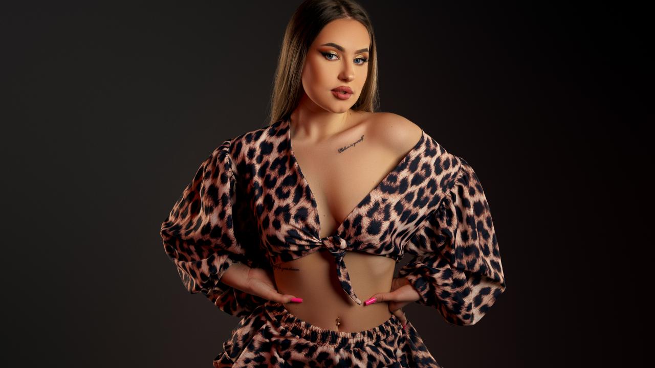 Webcam chat profile for IvySparks: Leather