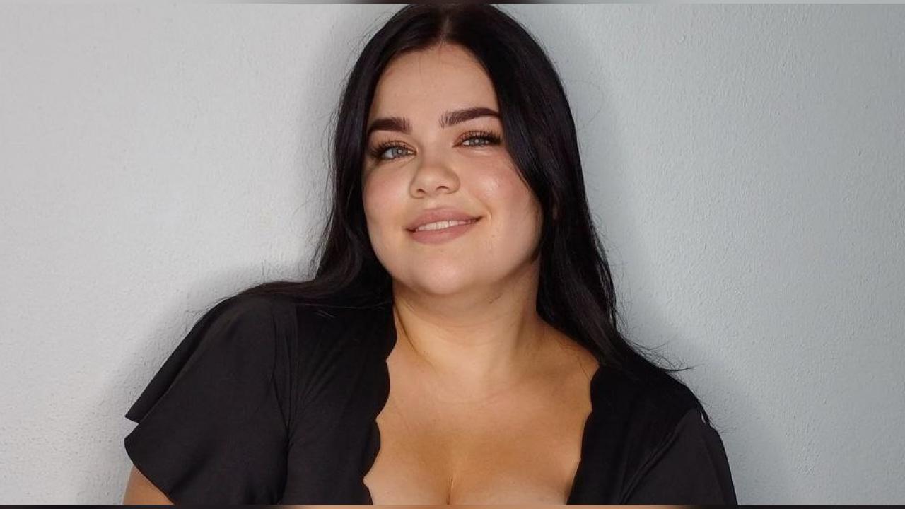 Webcam chat profile for LuizaCain: Legs, feet & shoes
