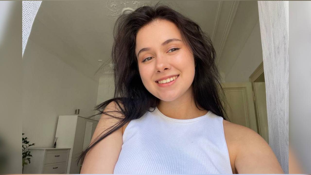 Webcam chat profile for Biniana: Ask about my Hobbies