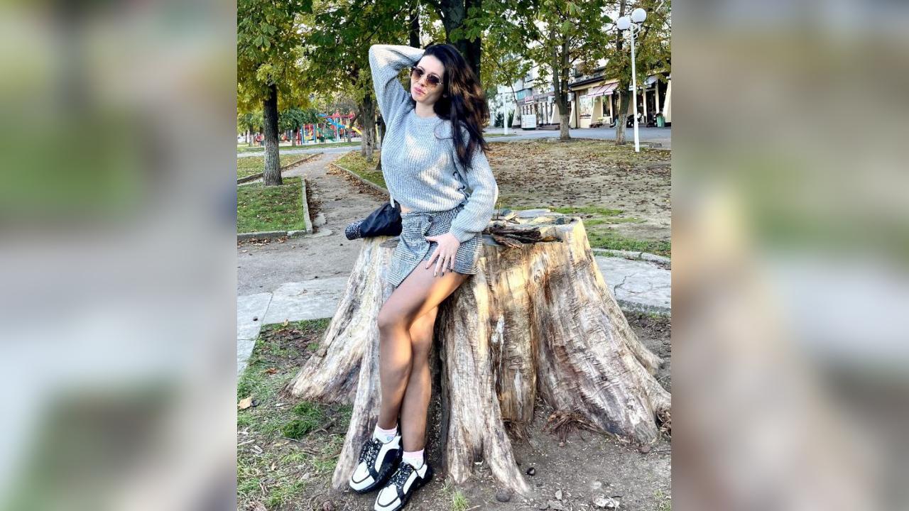 Webcam chat profile for LovingLady: Outfits