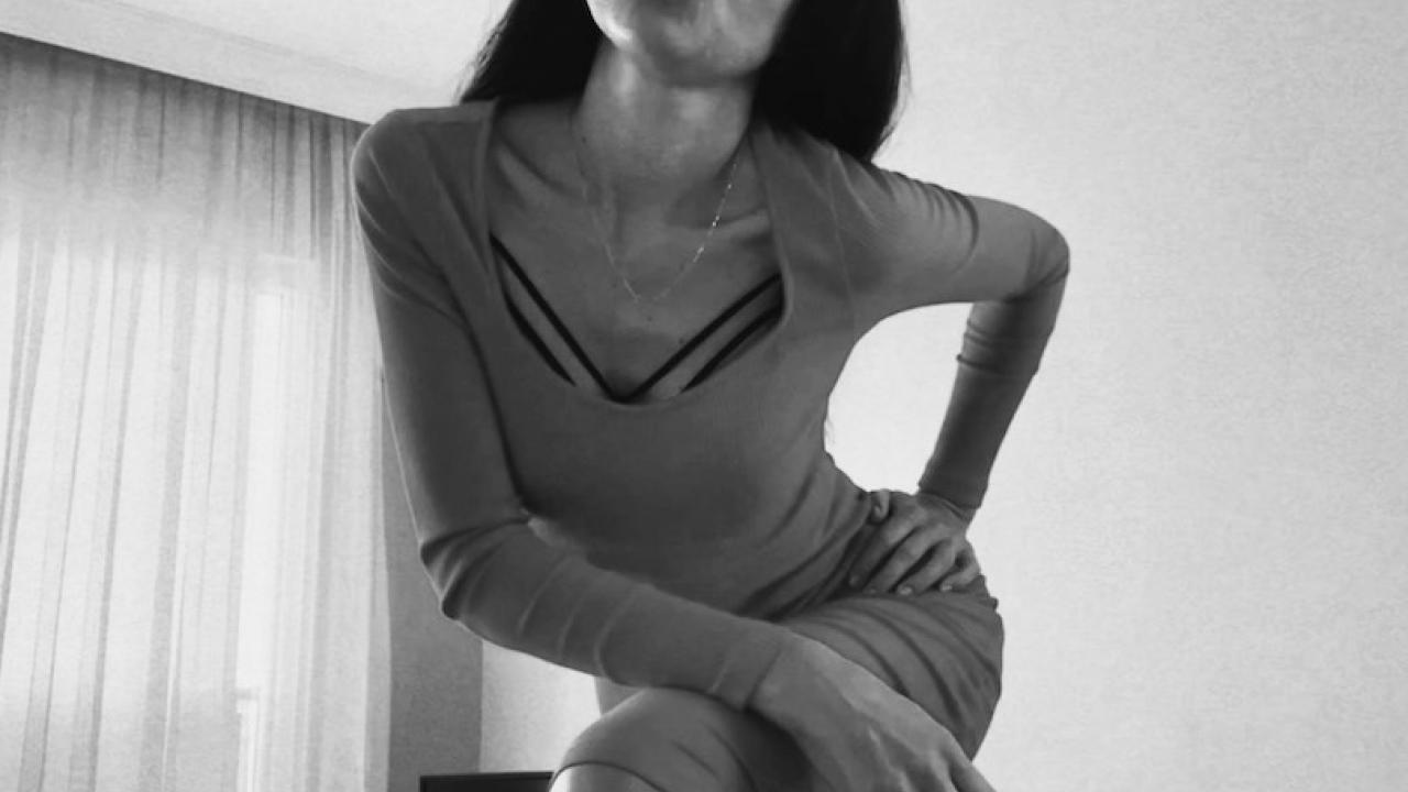 Webcam chat profile for Ariella777