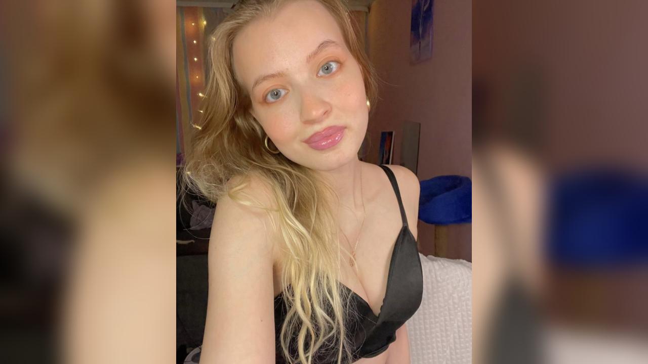 Webcam chat profile for AphroditeWOW