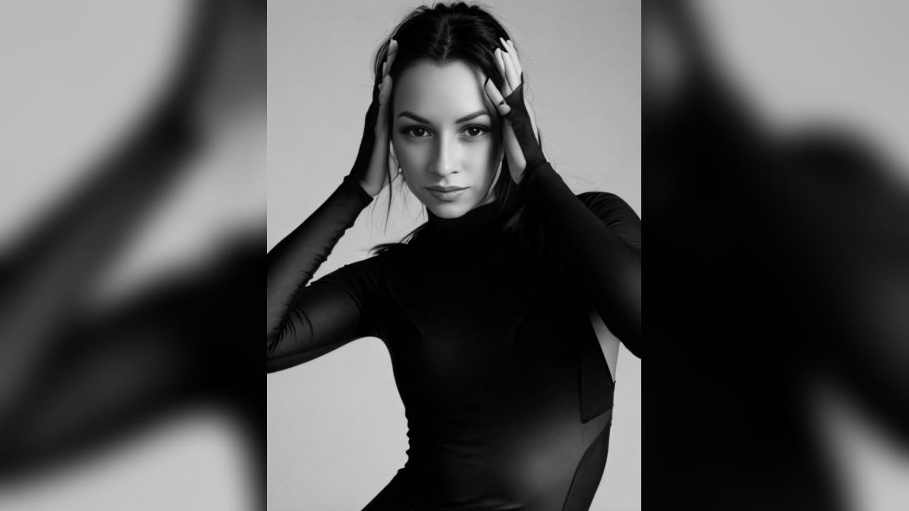 Webcam chat profile for VickieAnastasia: Cooking