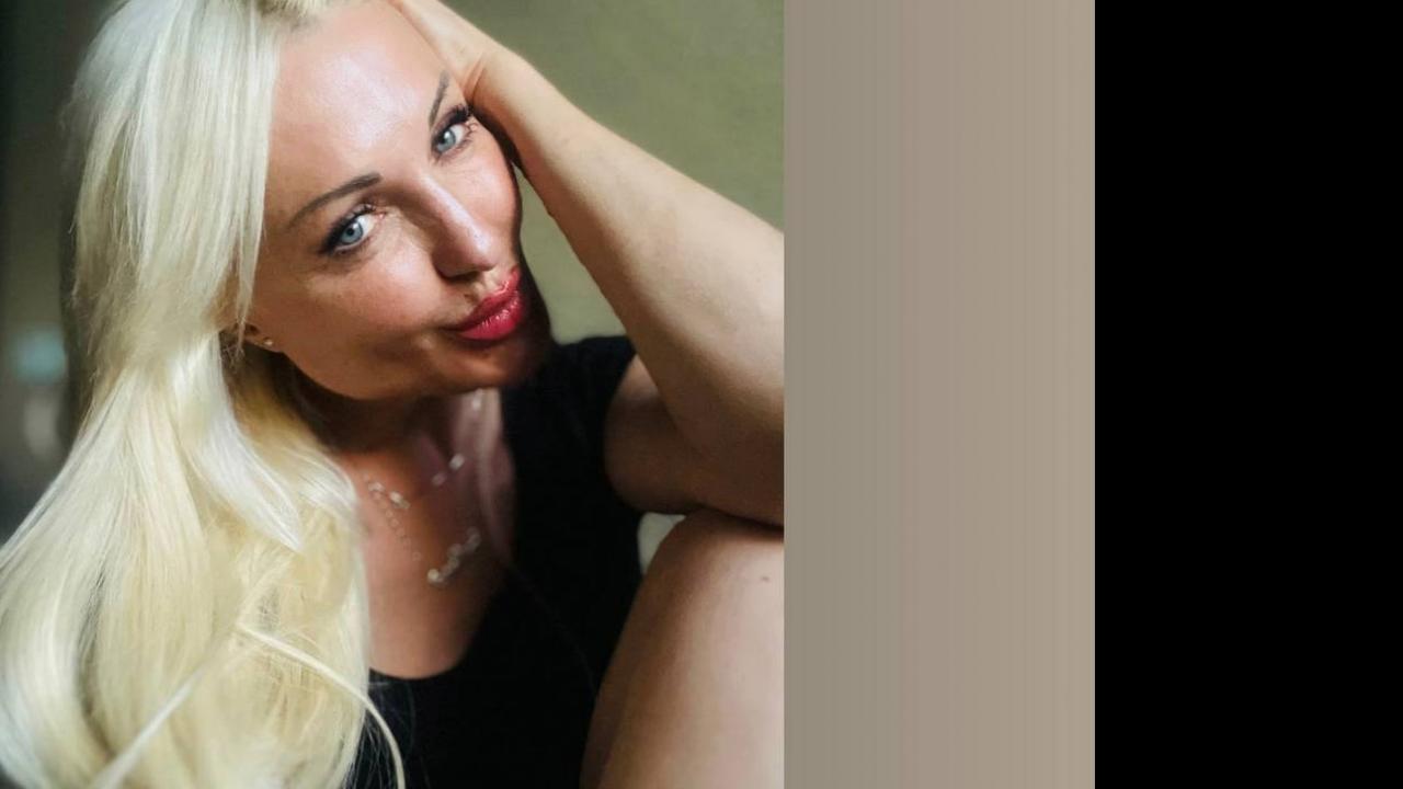 Webcam chat profile for Rosi: Ask about my Hobbies
