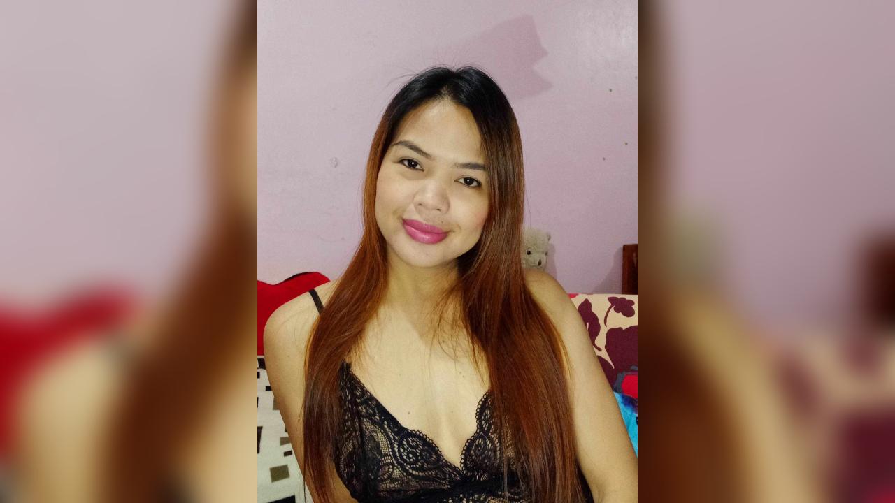 Webcam chat profile for LianaZubiri: Kissing