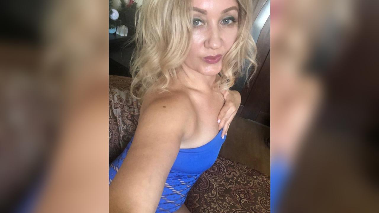 Webcam chat profile for LovelyViictor1a