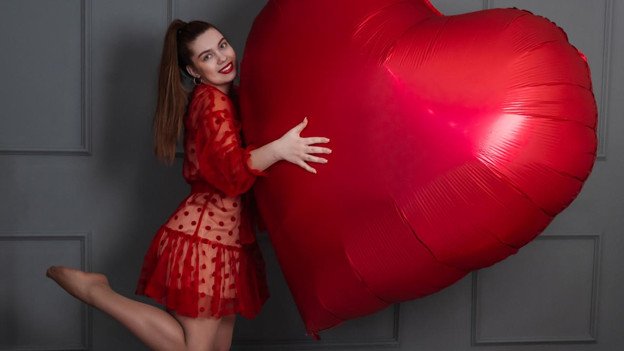 Webcam chat profile for DanielaSwetty: Legs, feet & shoes