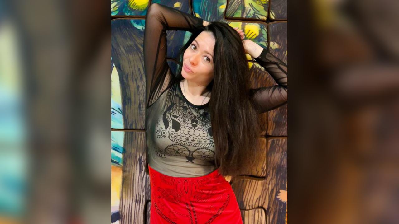 Webcam chat profile for LovingLady: Outfits