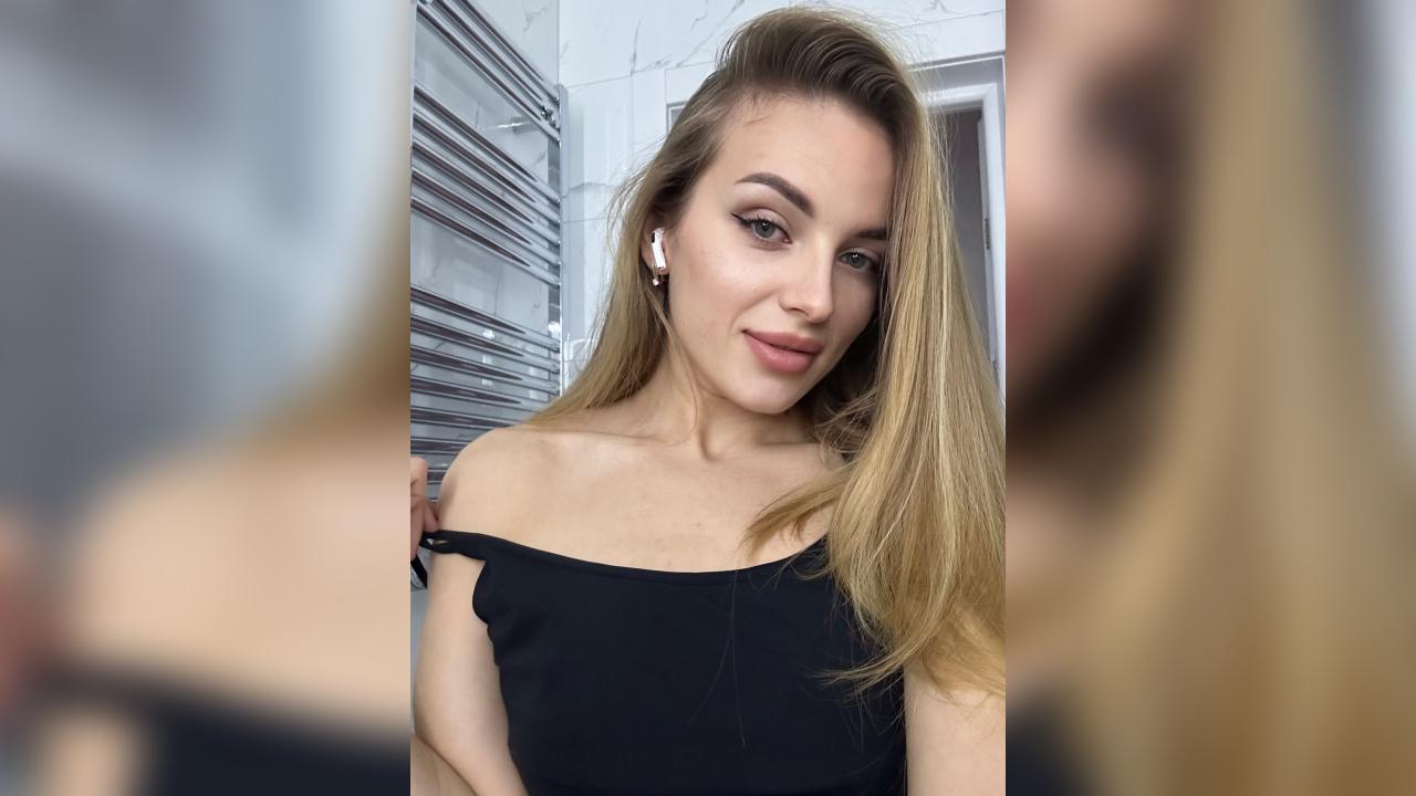 Webcam chat profile for AmistLove1