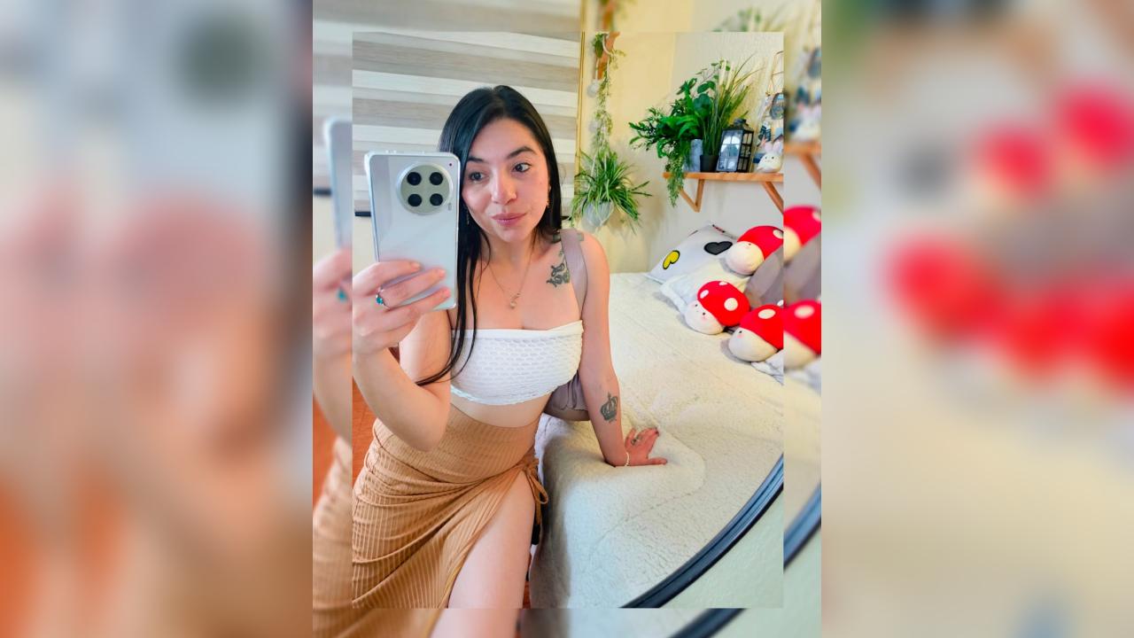 Webcam chat profile for Sahiian: Bondage & discipline