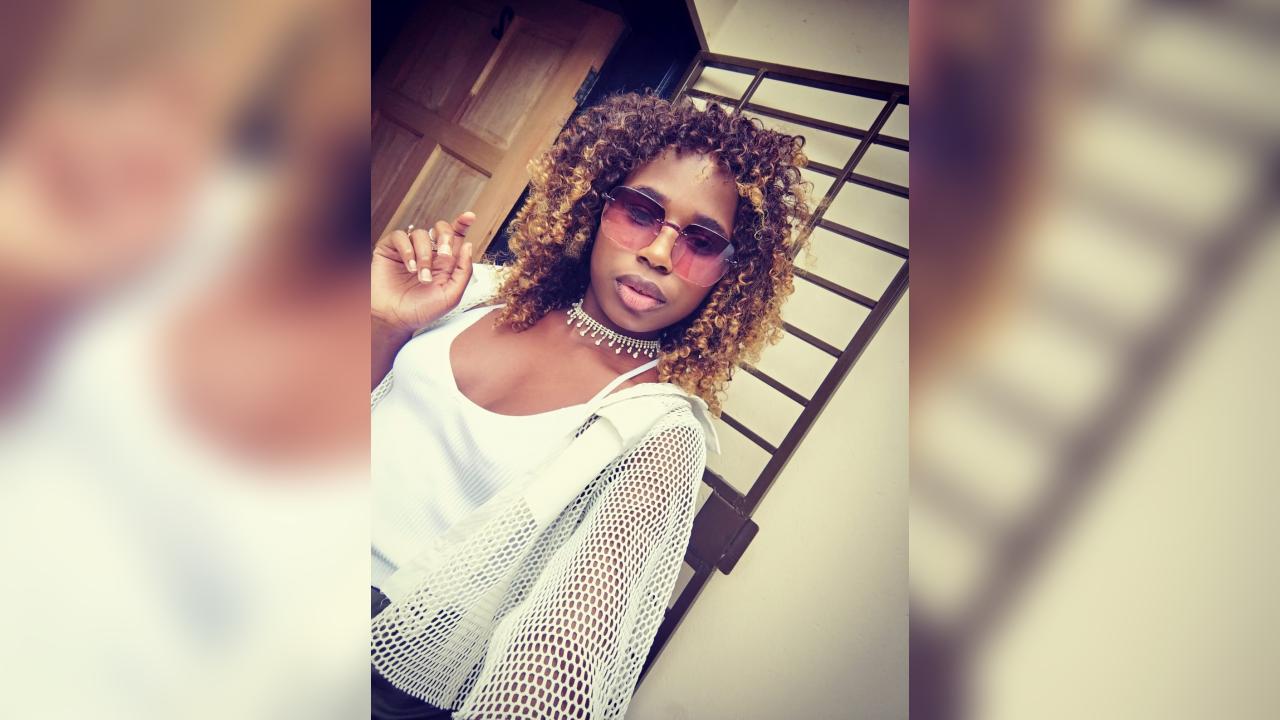 Webcam chat profile for SpicyBella: Kissing