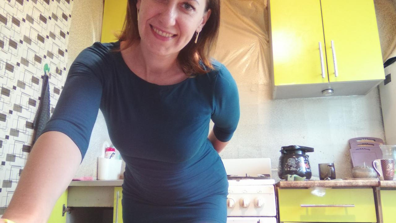 Webcam chat profile for AshleyXHoney: Legs, feet & shoes