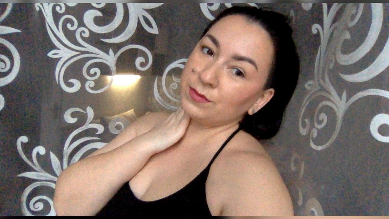 Webcam chat profile for MarinaKyki01: Smoking
