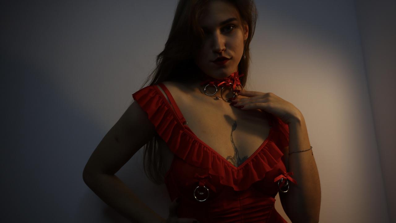 Webcam chat profile for dragonink: Leather