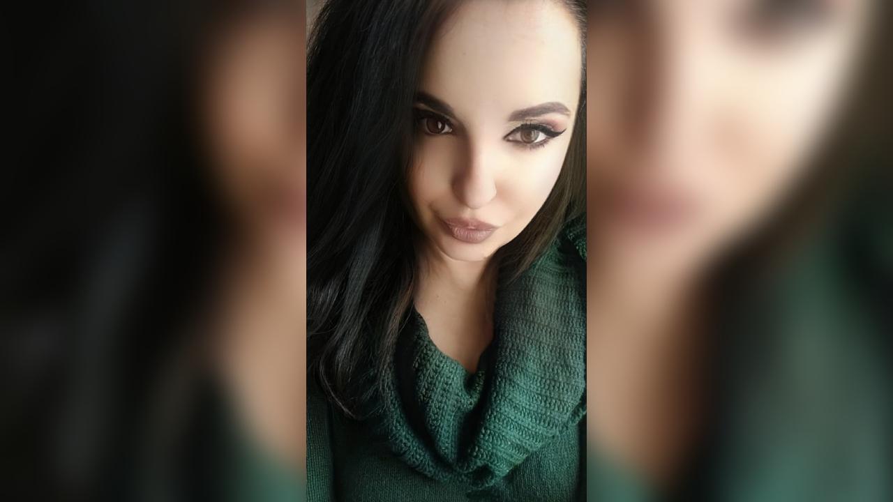 Webcam chat profile for MargoLove: Strip-tease