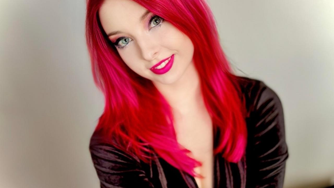 Webcam chat profile for DominaLuna: Bondage & discipline