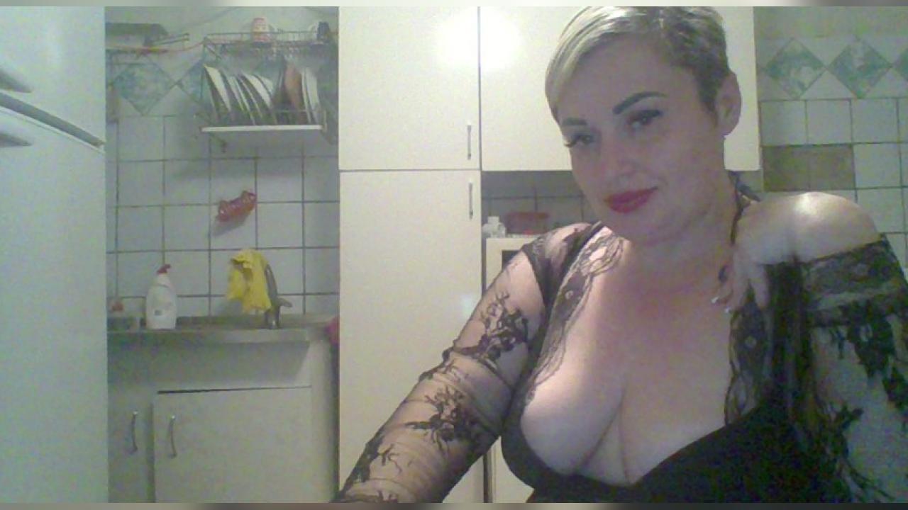 Webcam chat profile for 00JustMe00: Cooking